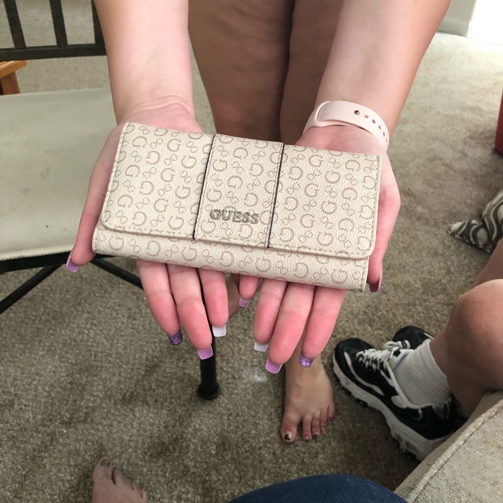 Guess wallet